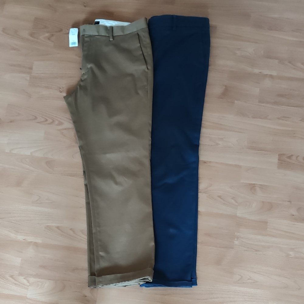 2 Banana Republic Men's Pants - 1 New with Tag, 1 Used